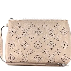Louis Vuitton Selene Pouch Mahina Beige